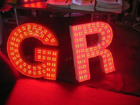 海安LED发光字常见的安装误区。